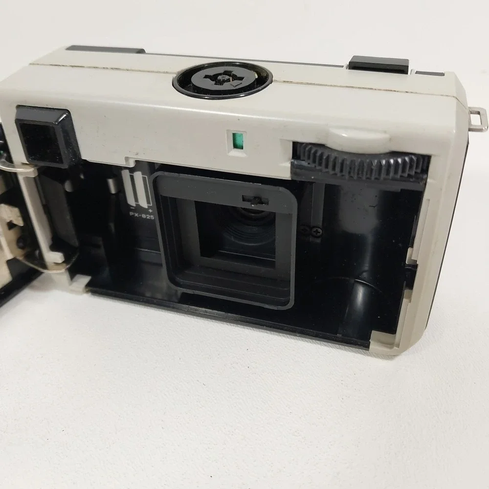 Vintage Konipak 300 Konica 126‎ Film Camera and case